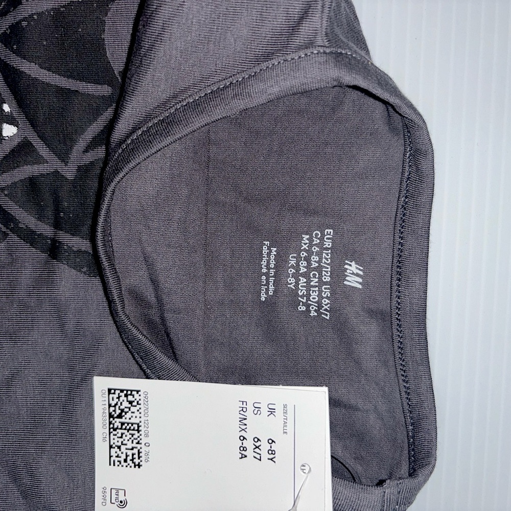H&M Kids Girls Grey Long Sleeve with bats size 6-8 - Picture 3 of 4